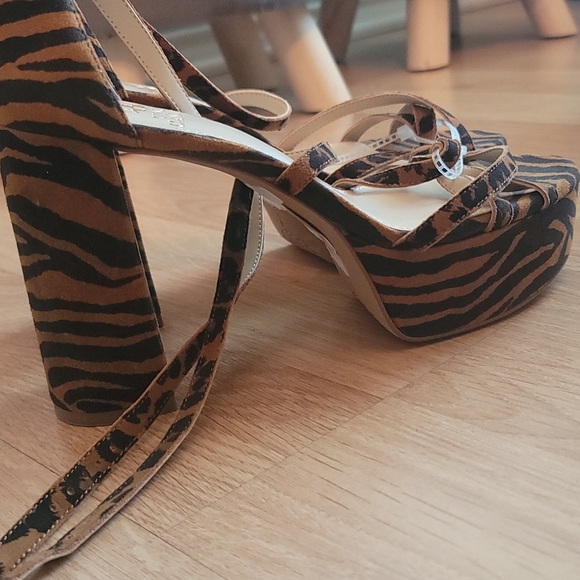 Platform sandals - Picture 6 of 6